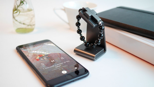 El Vaticano lanzó un rosario digital que también sirve como fitness tracker